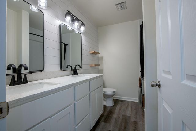 5550 Evergreen Avenue, Portage, IN 46368