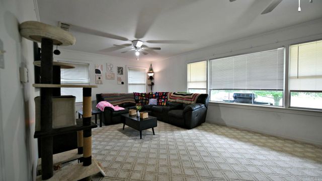 1107 Janssen Avenue, Mena, AR 71953