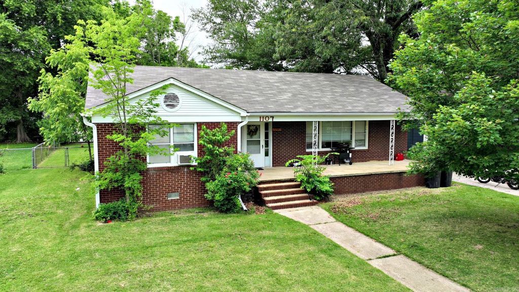 1107 Janssen Avenue, Mena, AR 71953