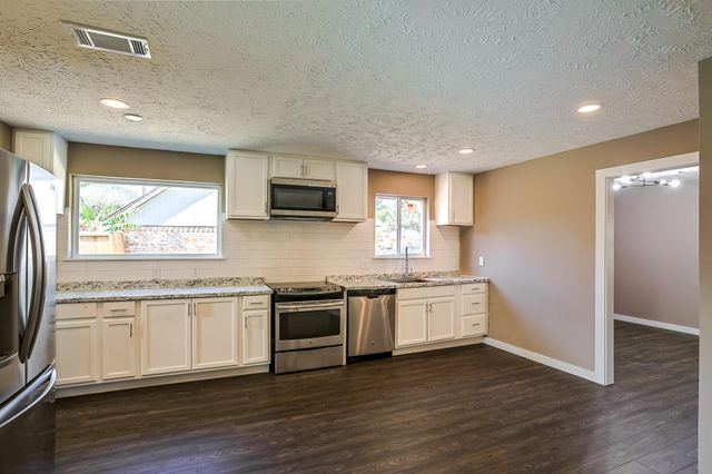 3215 Springhill Drive, Missouri City, TX 77459