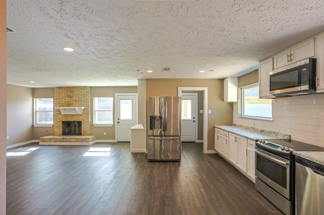 3215 Springhill Drive, Missouri City, TX 77459