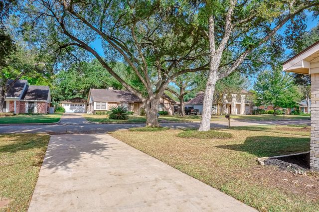 3215 Springhill Drive, Missouri City, TX 77459