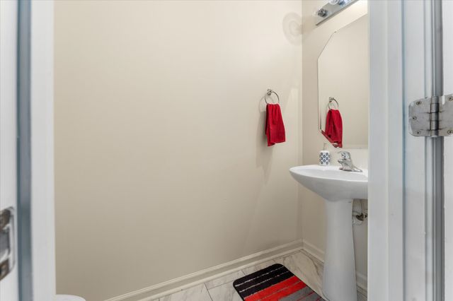 2053 George Buchanan Dr, La Vergne, TN 37086