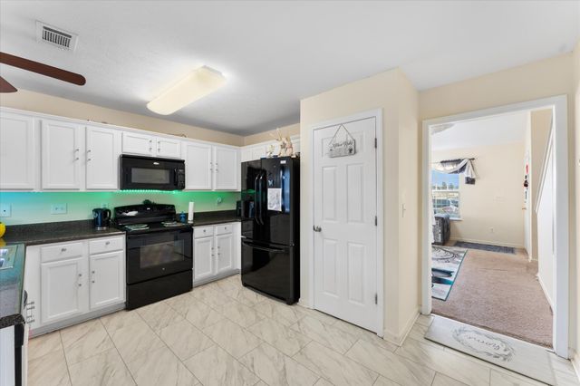 2053 George Buchanan Dr, La Vergne, TN 37086