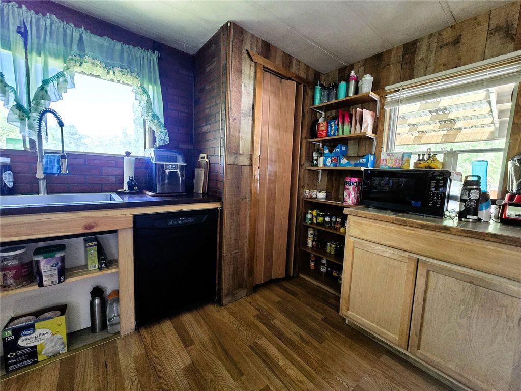 Image 11 of property listing at 221 7th Street, Clinton, MT 59825