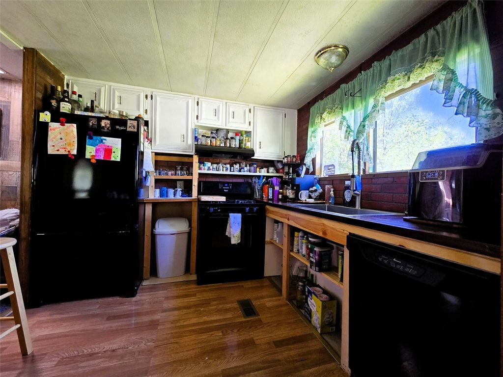 Image 12 of property listing at 221 7th Street, Clinton, MT 59825