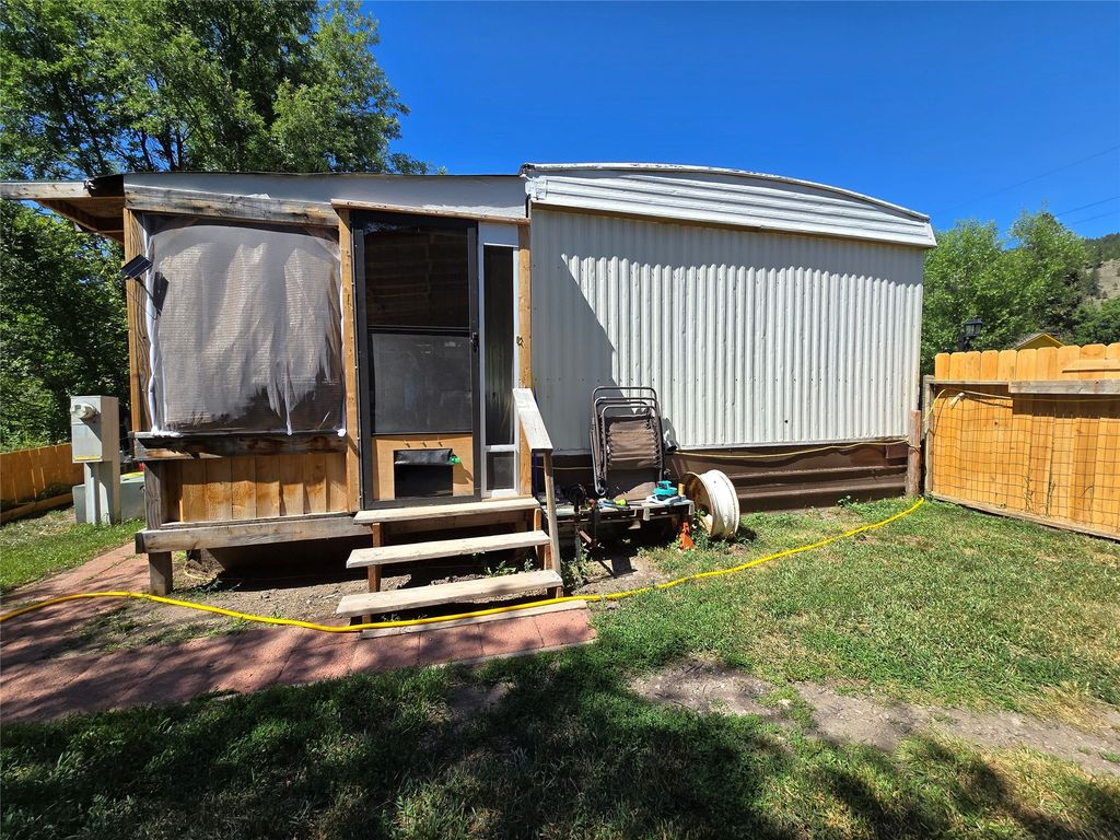 Image 26 of property listing at 221 7th Street, Clinton, MT 59825