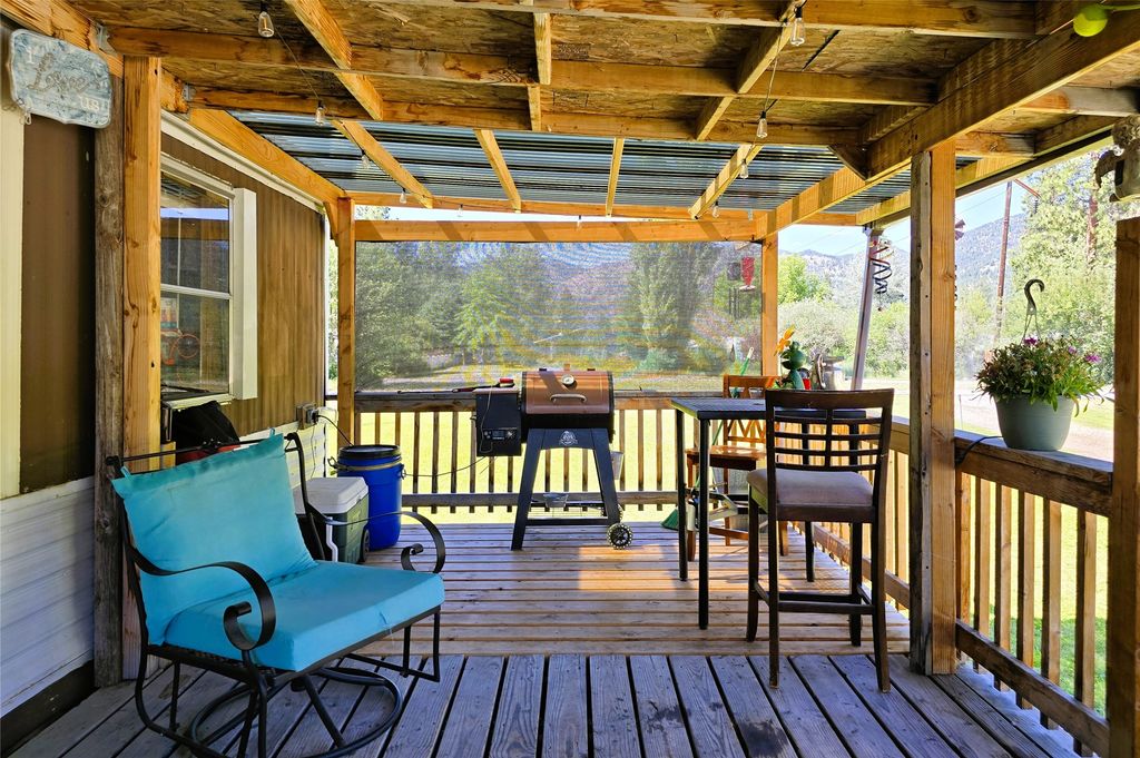 Image 8 of property listing at 221 7th Street, Clinton, MT 59825