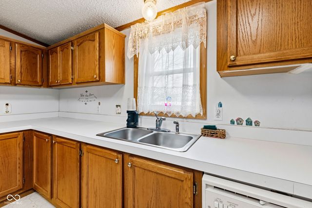 65 S 1100 W, Jamestown, IN 46147