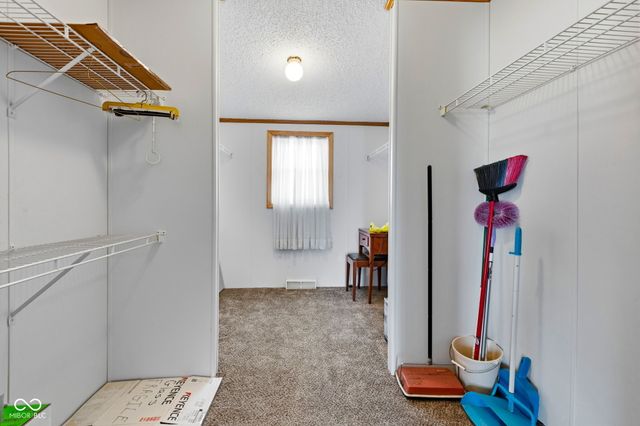 65 S 1100 W, Jamestown, IN 46147