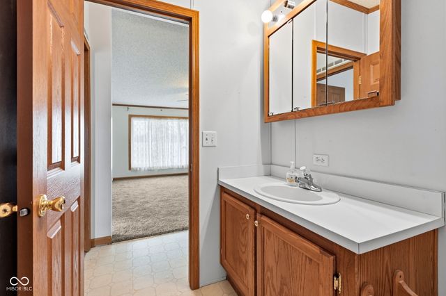 65 S 1100 W, Jamestown, IN 46147