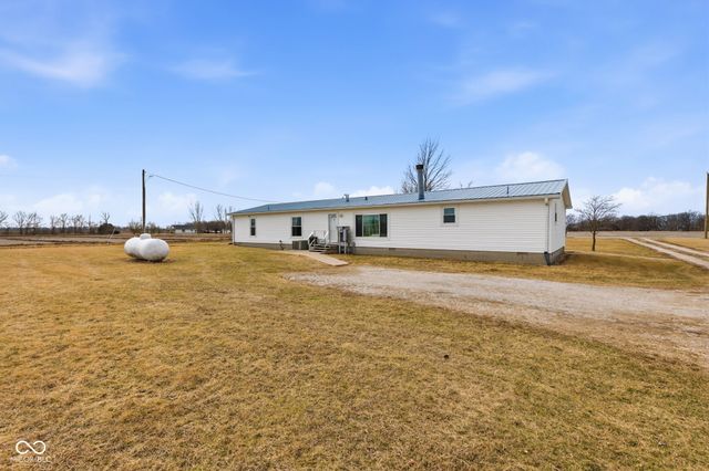 65 S 1100 W, Jamestown, IN 46147