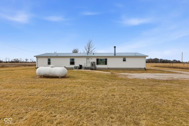 65 S 1100 W, Jamestown, IN 46147