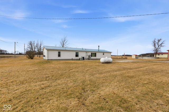 65 S 1100 W, Jamestown, IN 46147