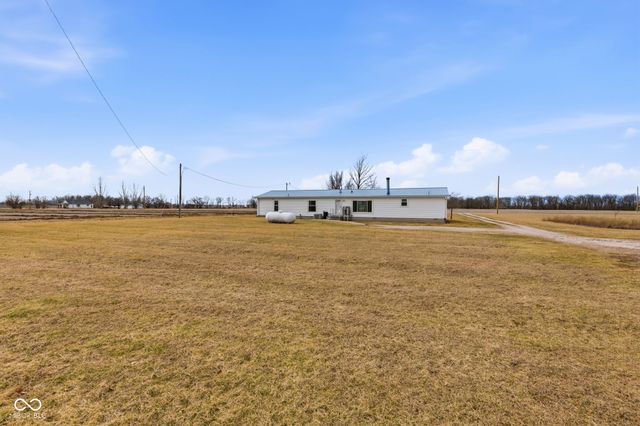 65 S 1100 W, Jamestown, IN 46147