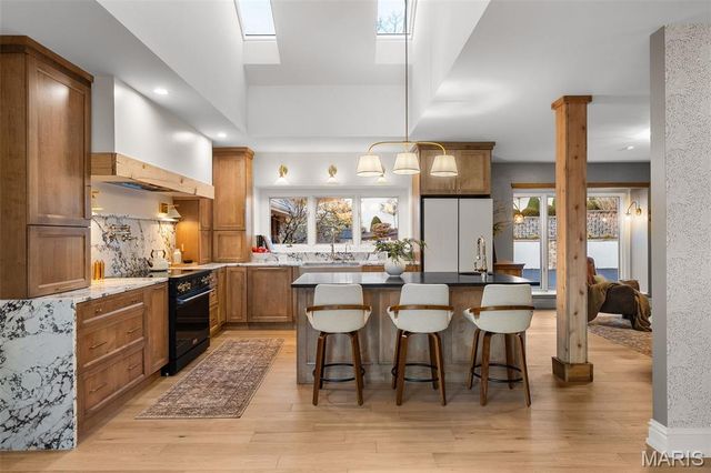 2209 Ridgley Woods Drive, Clarkson Valley, MO 63005