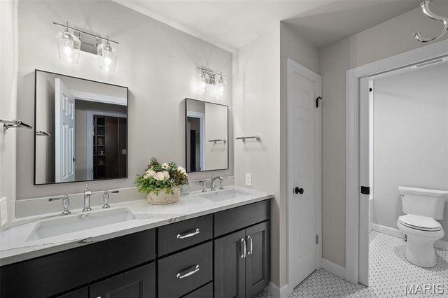 2209 Ridgley Woods Drive, Clarkson Valley, MO 63005