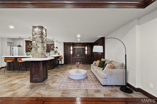 2209 Ridgley Woods Drive, Clarkson Valley, MO 63005