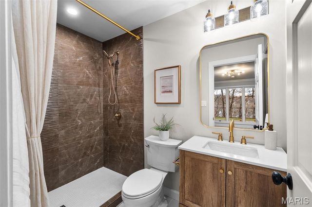 2209 Ridgley Woods Drive, Clarkson Valley, MO 63005