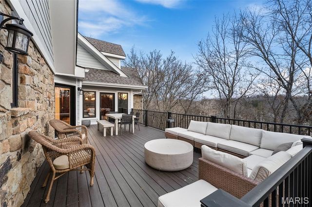 2209 Ridgley Woods Drive, Clarkson Valley, MO 63005