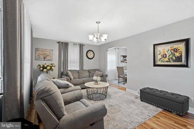 214 S SPROUL RD, Broomall, PA 19008