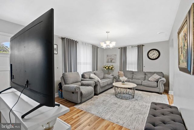 214 S SPROUL RD, Broomall, PA 19008