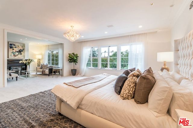 807 N Crescent Drive, Beverly Hills, CA 90210