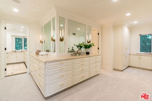 807 N Crescent Drive, Beverly Hills, CA 90210