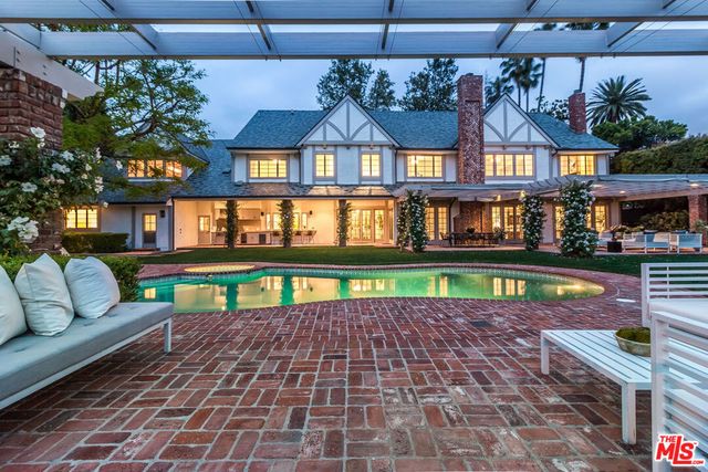 807 N Crescent Drive, Beverly Hills, CA 90210