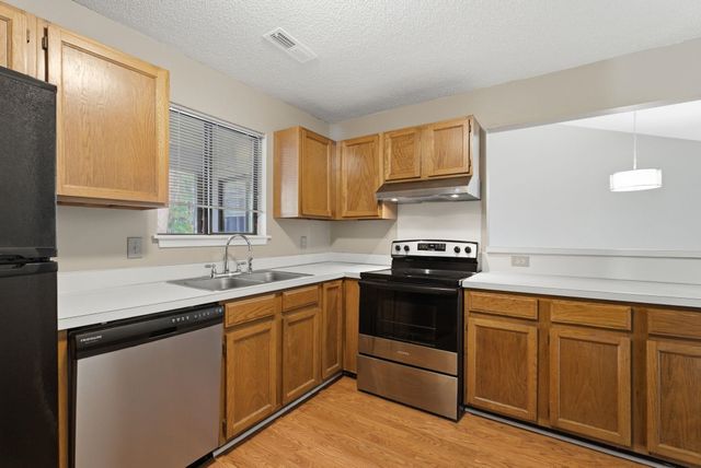 1005 Indian Wells Ct, Murrells Inlet, SC 29576