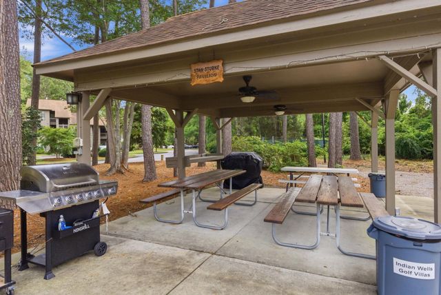1005 Indian Wells Ct, Murrells Inlet, SC 29576