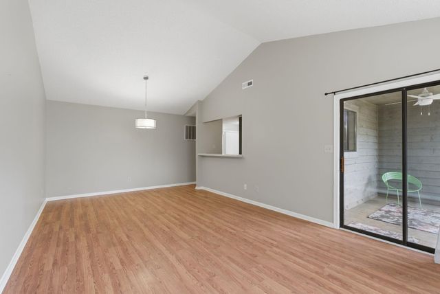 1005 Indian Wells Ct, Murrells Inlet, SC 29576