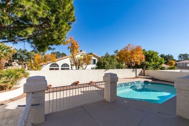 902 Squaw Peak Drive, Henderson, NV 89014