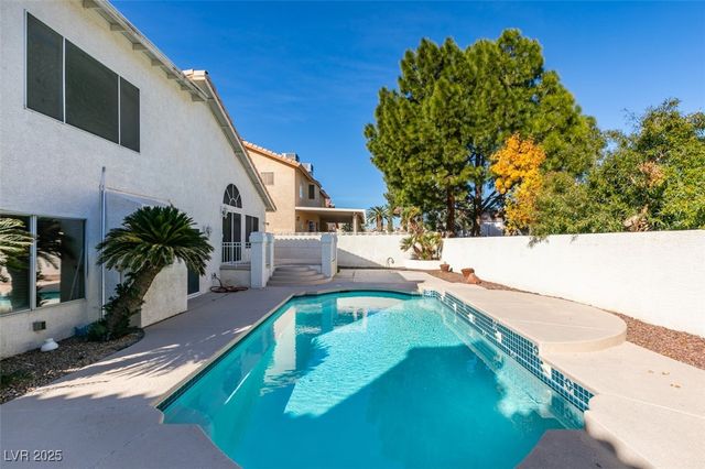 902 Squaw Peak Drive, Henderson, NV 89014