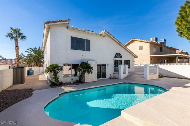 902 Squaw Peak Drive, Henderson, NV 89014