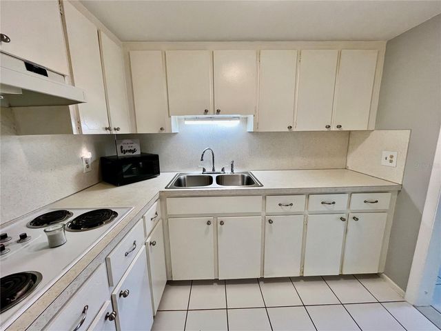 2000 WORLD PARKWAY BOULEVARD 6, Clearwater, FL 33763