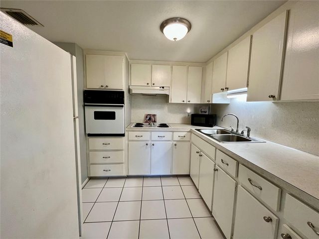 2000 WORLD PARKWAY BOULEVARD 6, Clearwater, FL 33763