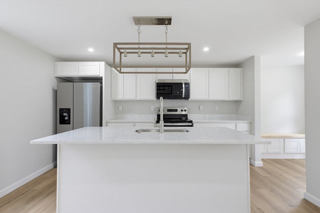 5 Friedel St, Auburn, MA 01501