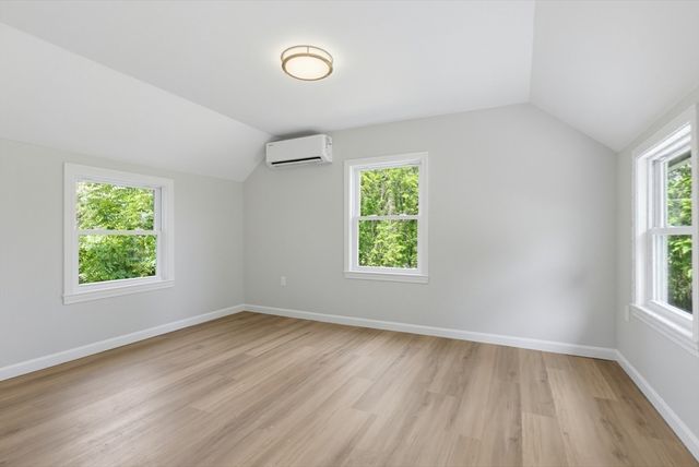 5 Friedel St, Auburn, MA 01501