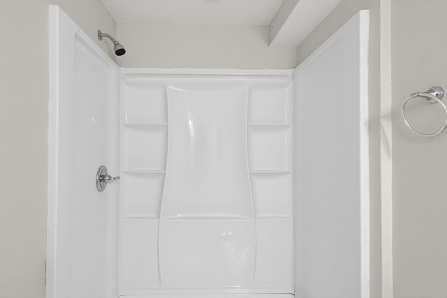 5 Friedel St, Auburn, MA 01501