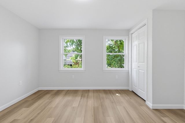 5 Friedel St, Auburn, MA 01501