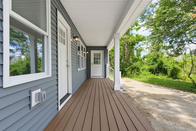 5 Friedel St, Auburn, MA 01501