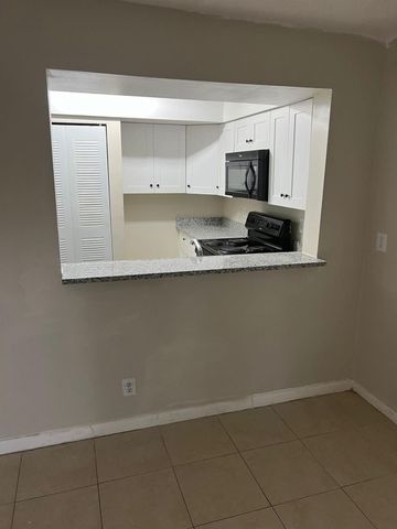 7027 W Sunrise Boulevard 7027, Plantation, FL 33313