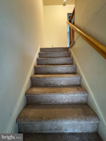 11 CLARENDON DR, Lancaster, PA 17603