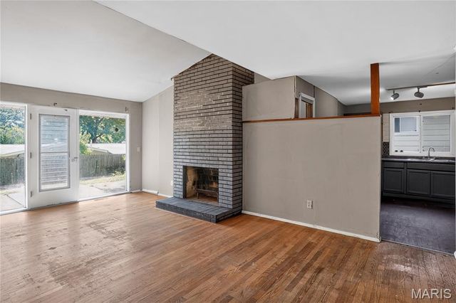 420 Waterford Drive, Florissant, MO 63033