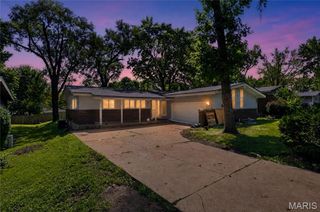 420 Waterford Drive, Florissant, MO 63033