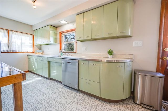 415 Illinois Street, Lawrence, KS 66044