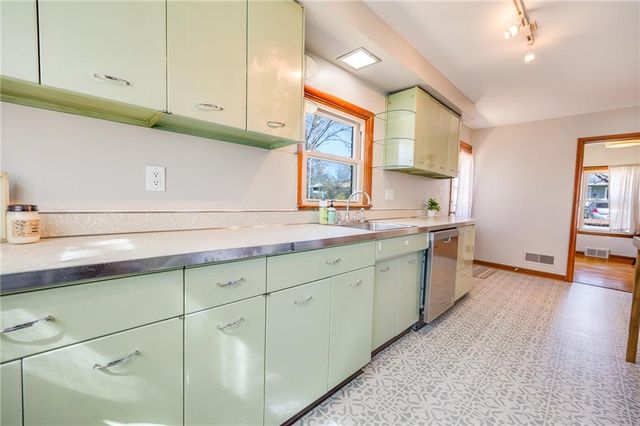 415 Illinois Street, Lawrence, KS 66044