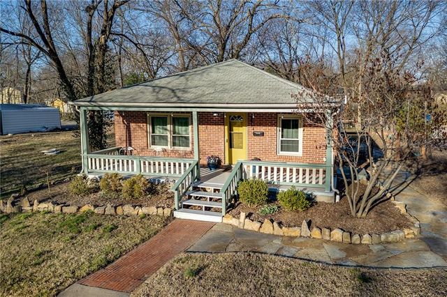 415 Illinois Street, Lawrence, KS 66044