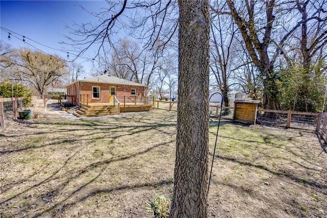 415 Illinois Street, Lawrence, KS 66044